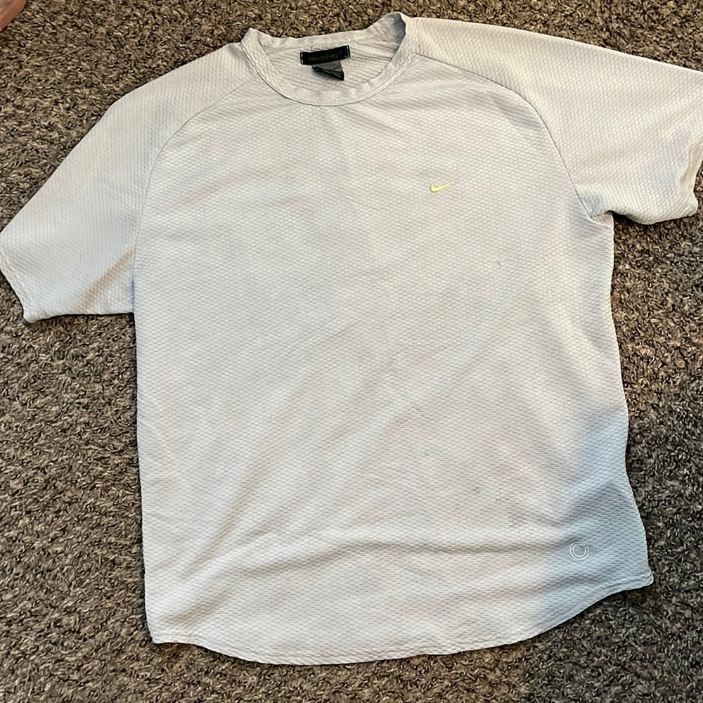 white nike sphere shirt